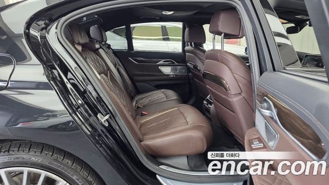 BMW 7 Series 2021 — ფოტო 12/20