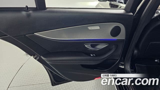 Mercedes-Benz E-Class 2018 — ფოტო 5/31