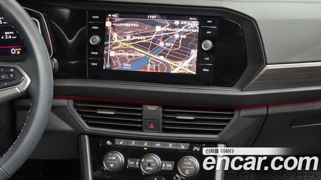 Volkswagen Jetta 2024 — ფოტო 14/20