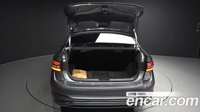 Volkswagen Jetta 2024 — ფოტო 20/20