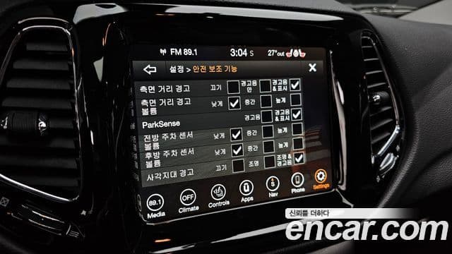 Jeep Compass 2021 — фото 16 из 20