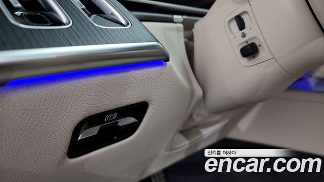 Mercedes-Benz S-Class 2021 — Photo 2/35