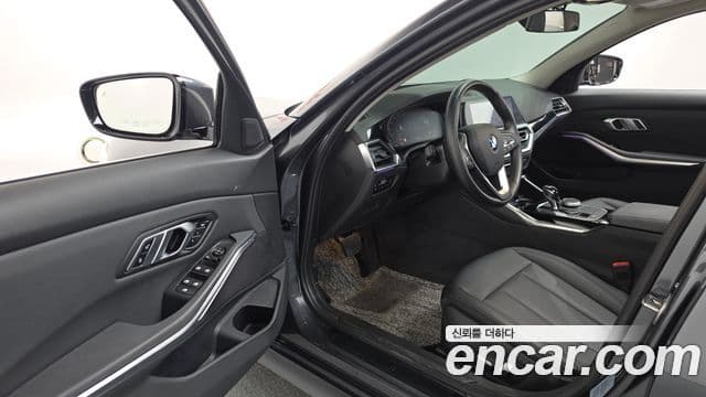 BMW 3 Series 2021 — ფოტო 10/20