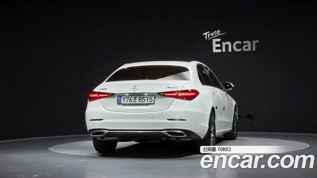 Mercedes-Benz C-Class 2022 — ფოტო 4/20