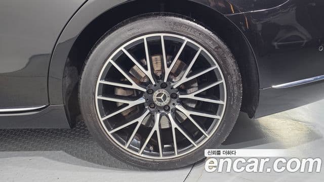 Mercedes-Benz S-Class 2022 — Photo 26/33