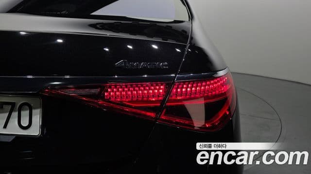 Mercedes-Benz S-Class 2022 — Photo 28/33