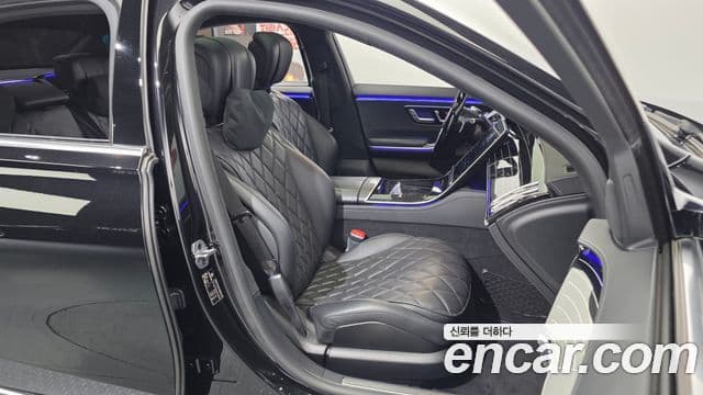 Mercedes-Benz S-Class 2022 — Photo 7/33
