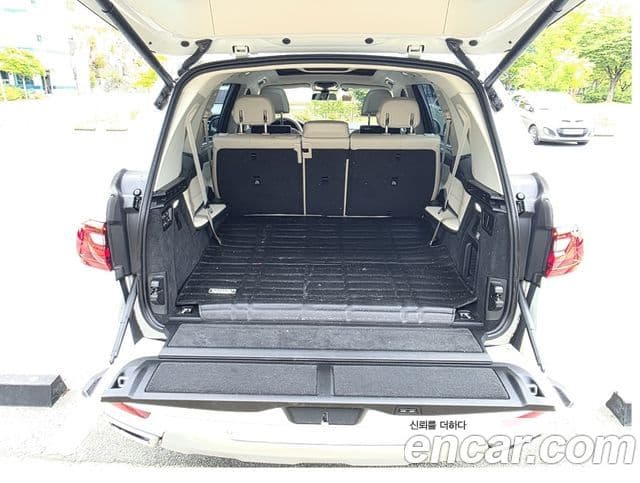BMW X7 2021 — фото 17 из 19