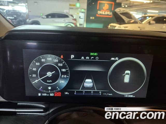 Kia Carnival 2022 — фото 15 из 20