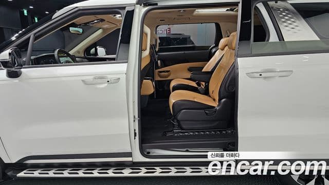 Kia Carnival 2023 — Фото 12/20