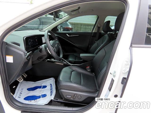 Kia Niro 2022 — Şəkil 8/20