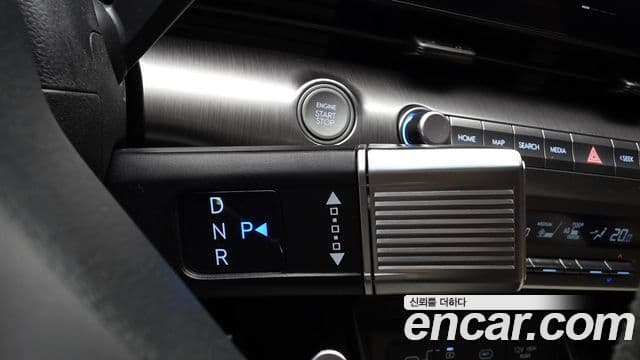 Hyundai Kona 2023 — ფოტო 9/20