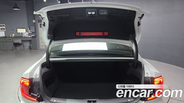 Volvo S90 2023 — фото 20 из 20