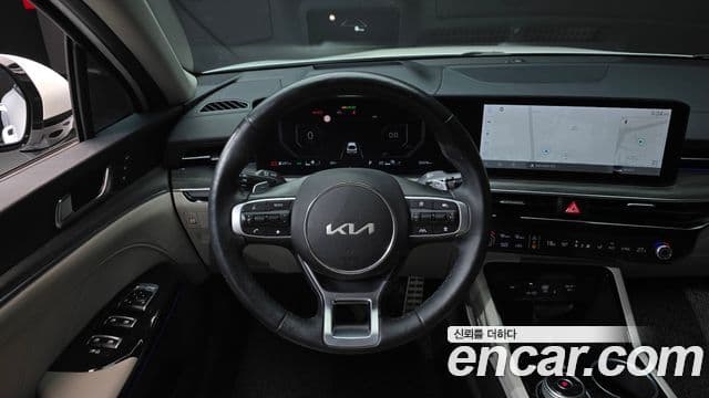 Kia K5 2023 — Şəkil 13/20
