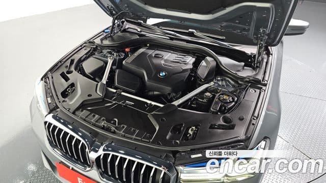 BMW 5 Series 2023 — ფოტო 5/20