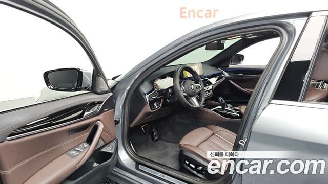 BMW 5 Series 2023 — ფოტო 9/20