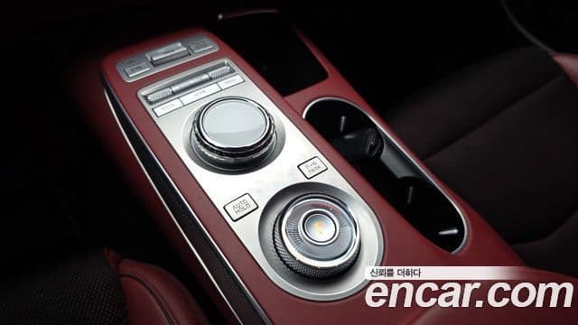 Genesis GV70 2021 — ფოტო 9/20