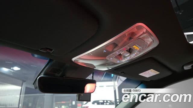 Genesis GV70 2021 — ფოტო 18/20