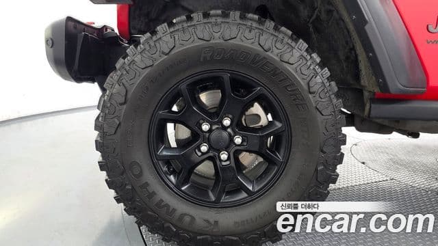 Jeep Wrangler 2018 — ფოტო 4/20