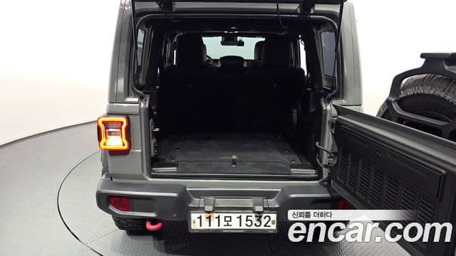 Jeep Wrangler 2019 — ფოტო 1/28