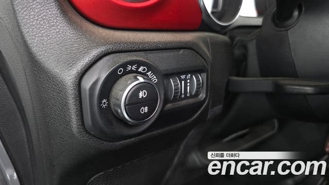 Jeep Wrangler 2019 — ფოტო 4/28