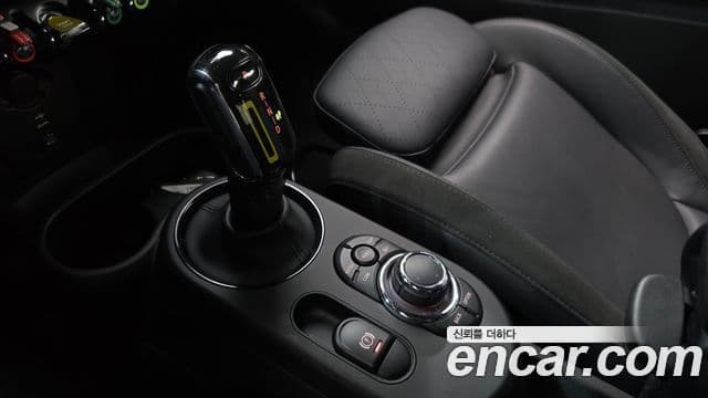 Mini Cooper Electric 2023 — ფოტო 26/30