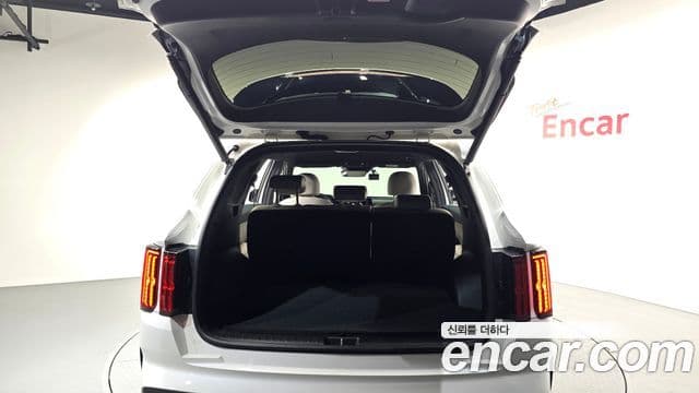 Kia Sorento 2023 — Şəkil 17/20