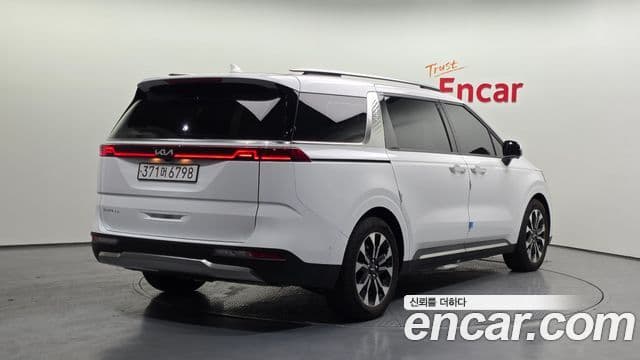 Kia Carnival 2023 — Фото 2/20