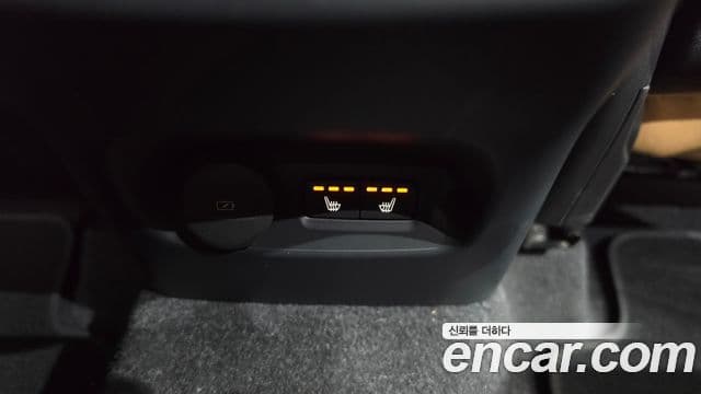 Volvo XC40 2022 — фото 12 из 20