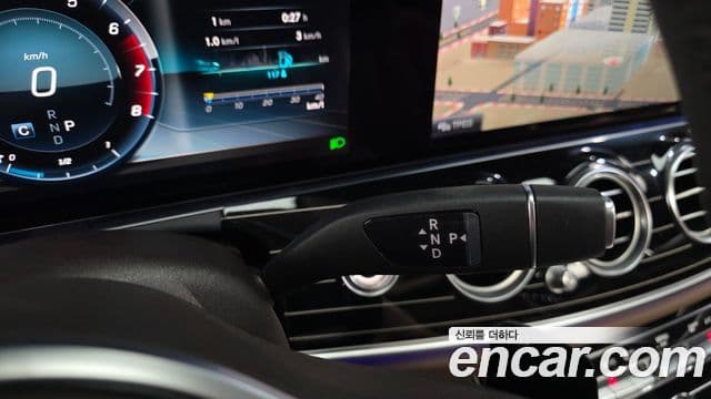 Mercedes-Benz E-Class 2020 — фото 9 из 20
