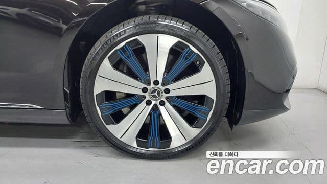 Mercedes-Benz EQS 2022 — ფოტო 17/20