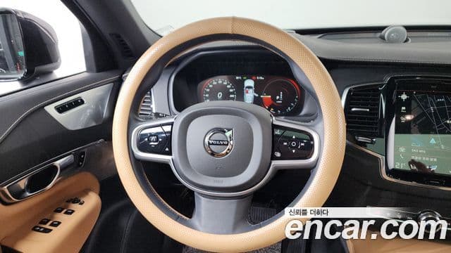 Volvo XC90 2022 — фото 14 из 20