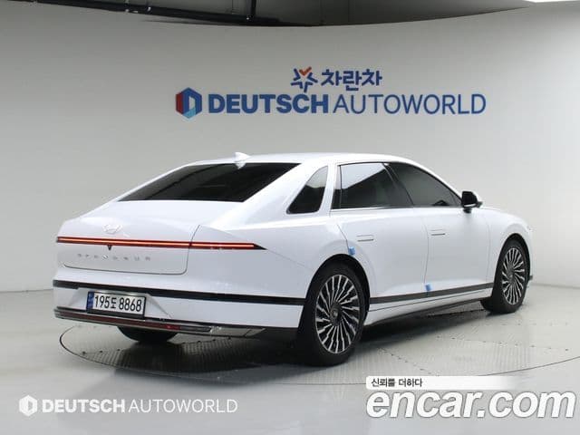 Hyundai Grandeur 2023 — ფოტო 1/20