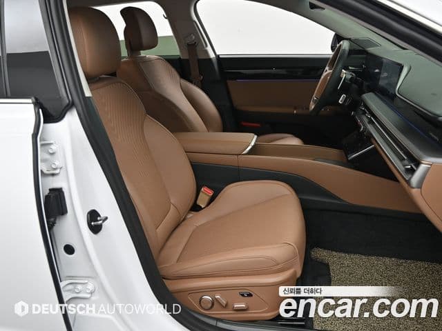 Hyundai Grandeur 2023 — ფოტო 8/20