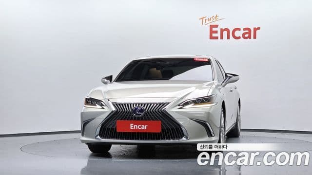 Lexus ES300h 2019 — ფოტო 3/20