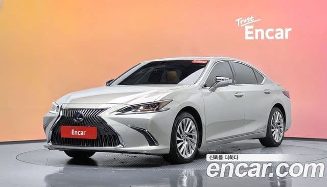Lexus ES300h 2019 — ფოტო 1/20
