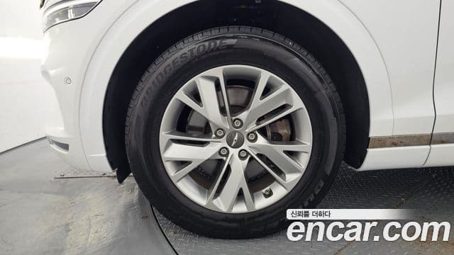 Genesis GV70 2021 — ფოტო 5/20