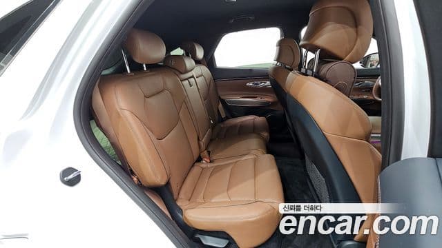 Genesis GV70 2021 — ფოტო 11/20