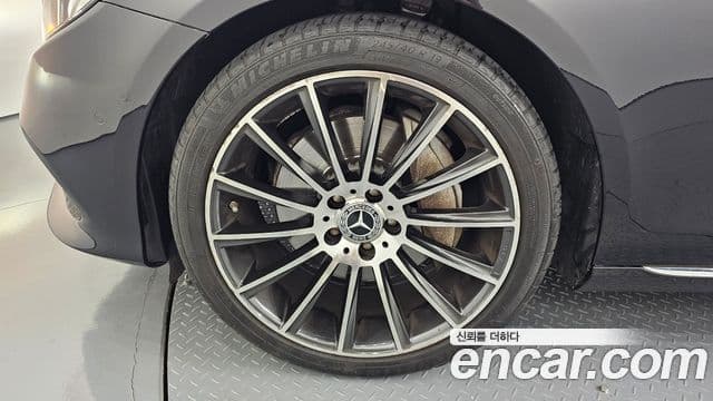 Mercedes-Benz E-Class 2019 — фото 5 из 20