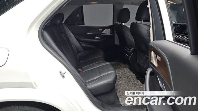 Mercedes-Benz GLE-Class 2021 — фото 11 из 20