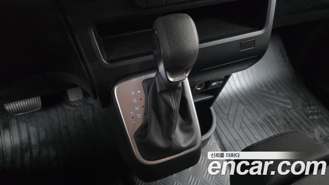 Hyundai Staria 2023 — фото 9 из 20