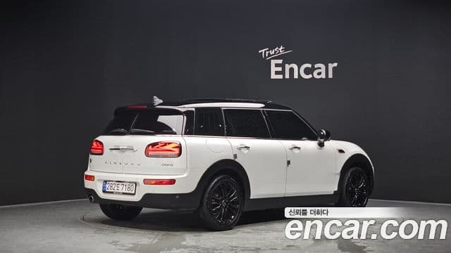 Mini Cooper Clubman 2023 — Şəkil 32/34