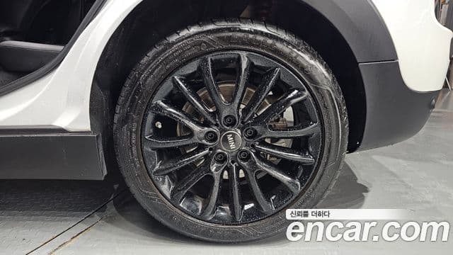 Mini Cooper Clubman 2023 — Şəkil 14/34
