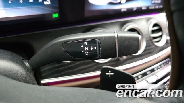 Mercedes-Benz E-Class 2019 — фото 9 из 20