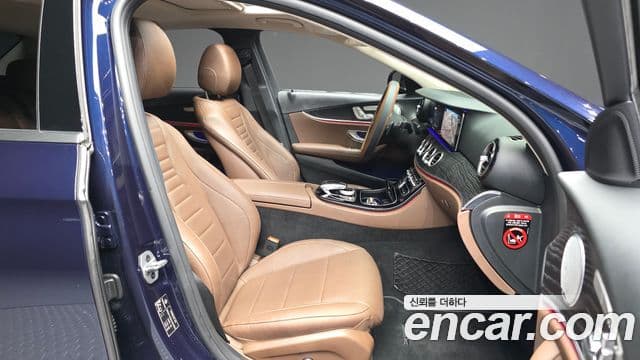 Mercedes-Benz E-Class 2019 — фото 11 из 20