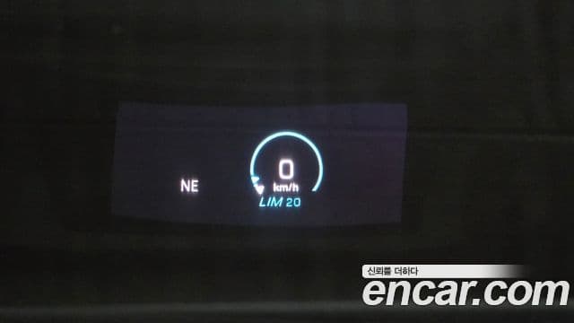 Mercedes-Benz E-Class 2019 — фото 17 из 20