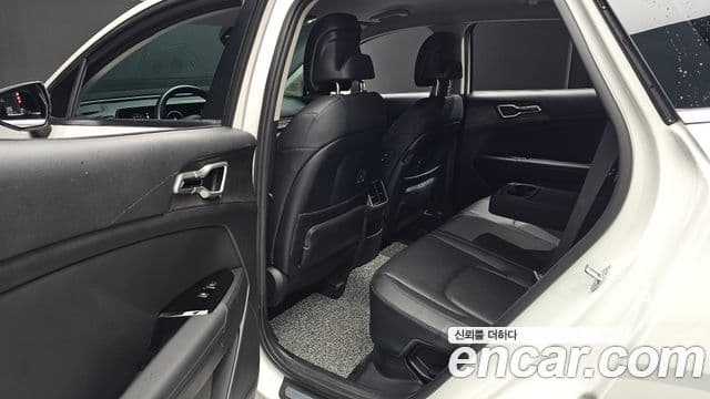 Kia Sportage 2023 — фото 12 из 20