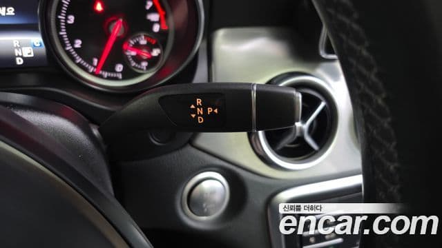 Mercedes-Benz GLA-Class 2018 — фото 9 из 20