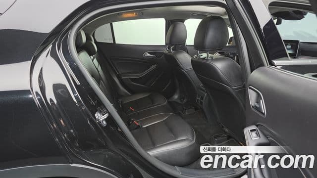Mercedes-Benz GLA-Class 2018 — фото 11 из 20