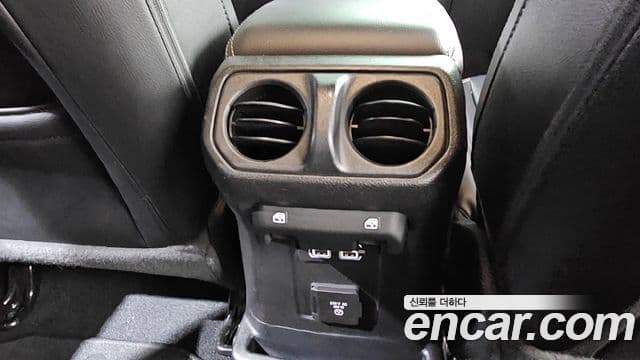 Jeep Wrangler 2020 — Şəkil 18/20